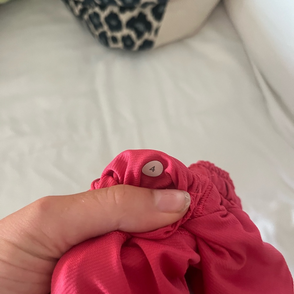 Lululemon size 4 2.5’ shorts